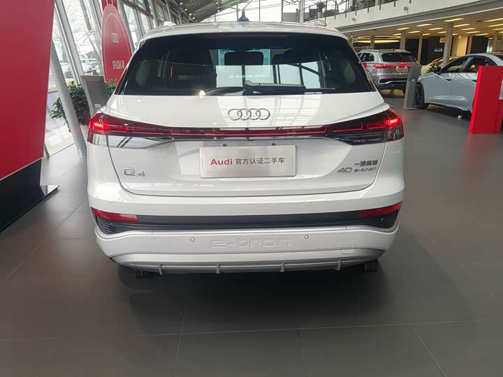 Фото 6 - Audi Q4 e-tron