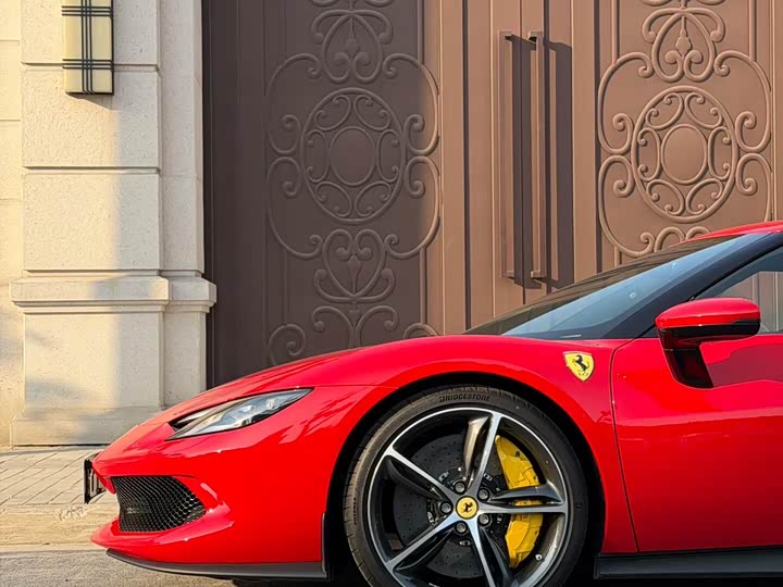 Photo 4 - Ferrari 296