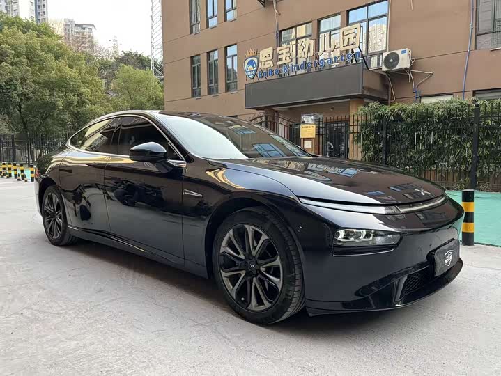 Фото 3 - XPeng P7