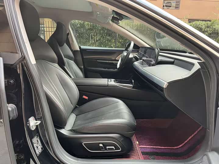 Фото 8 - XPeng P7