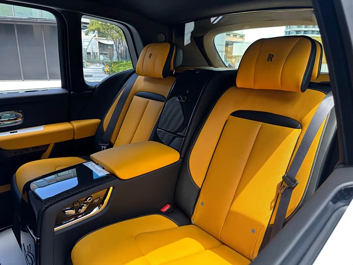 Фото 10 - Rolls-Royce Cullinan