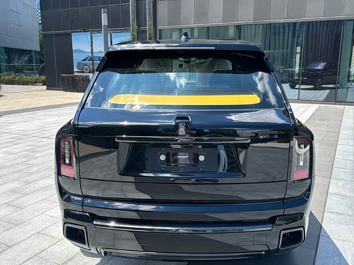 Фото 13 - Rolls-Royce Cullinan