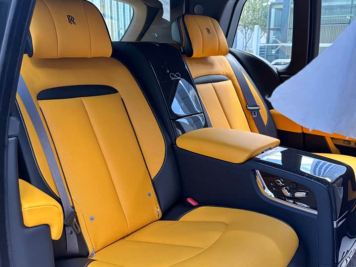 Фото 6 - Rolls-Royce Cullinan