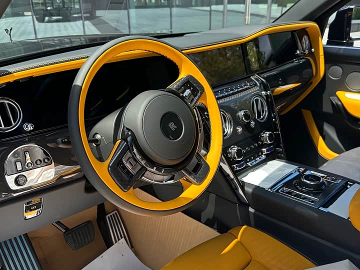 Фото 9 - Rolls-Royce Cullinan