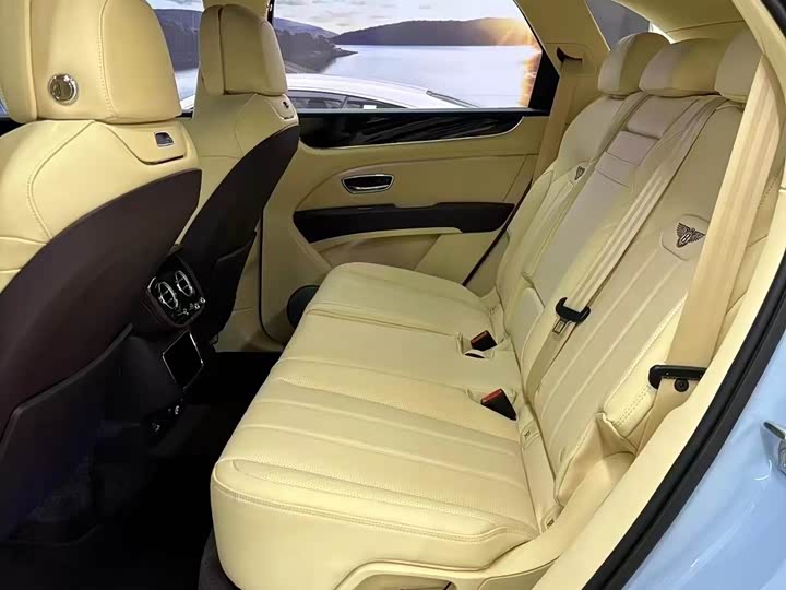 Фото 5 - Bentley Bentayga