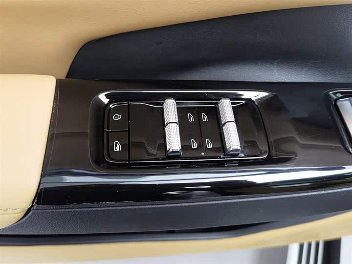 Фото 9 - Geely Galaxy L7