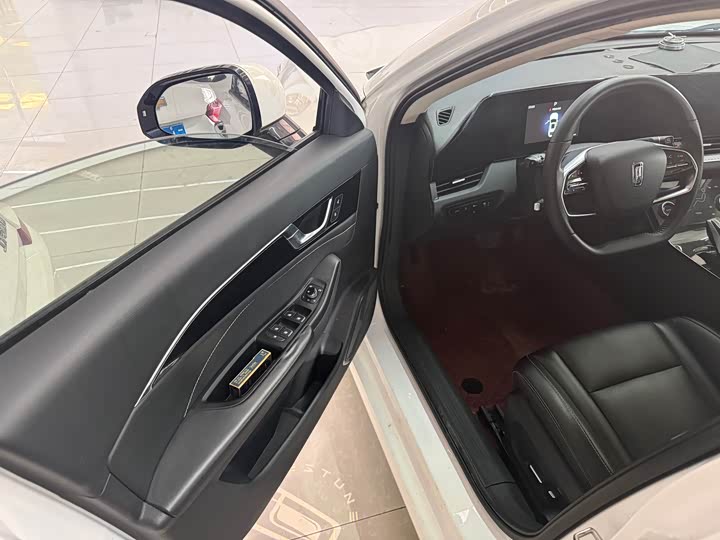 Фото 7 - Bestune B70