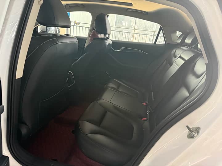 Фото 9 - Bestune B70