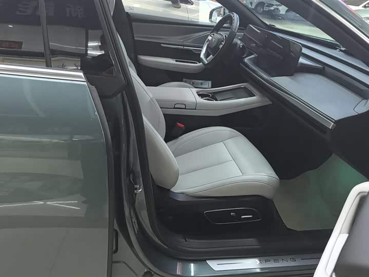 Фото 8 - XPeng P7