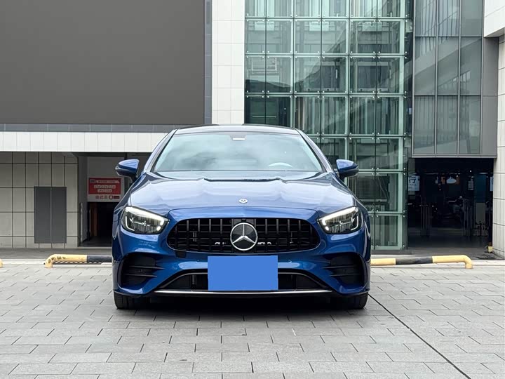 Фото 1 - Mercedes-Benz E-Class