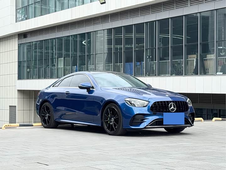 Фото 3 - Mercedes-Benz E-Class