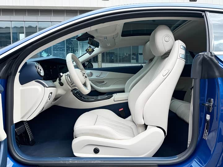 Фото 7 - Mercedes-Benz E-Class