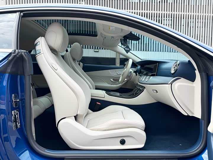 Фото 8 - Mercedes-Benz E-Class