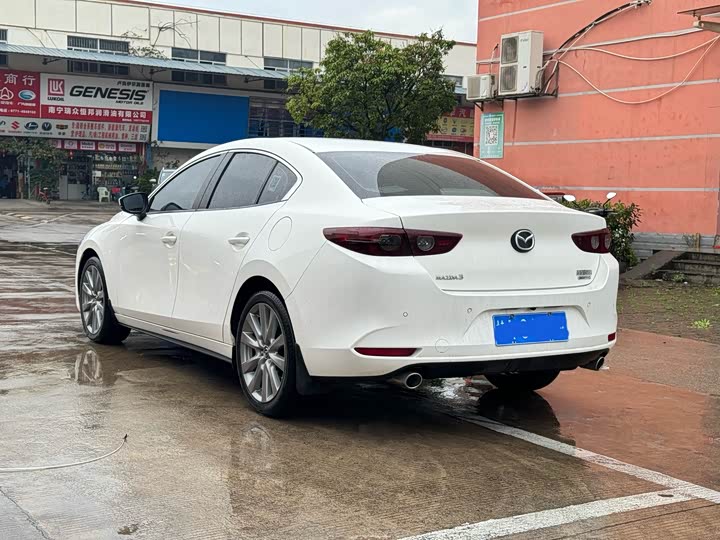 Фото 9 - Mazda 3 (Axela)