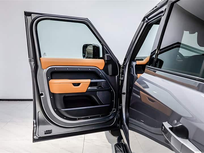 Фото 9 - Land Rover Defender