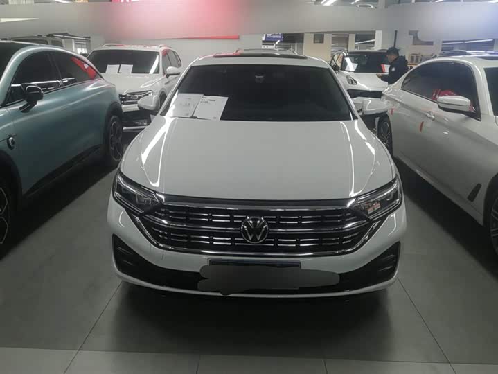 Фото 2 - Volkswagen Sagitar L