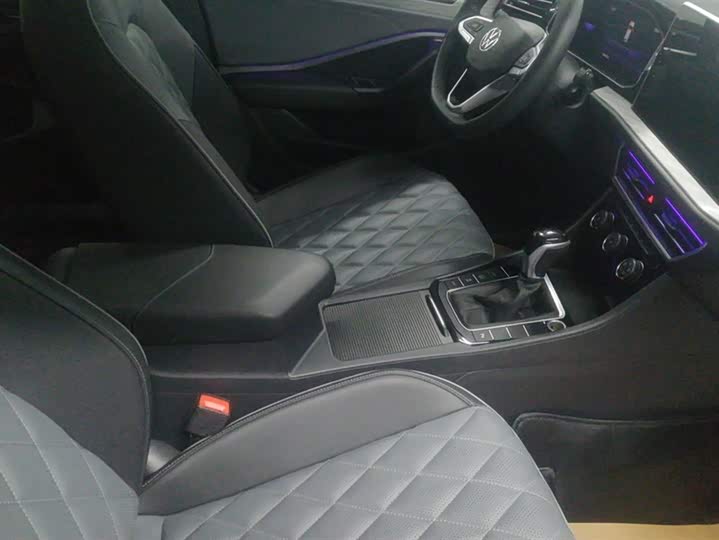 Фото 8 - Volkswagen Sagitar L