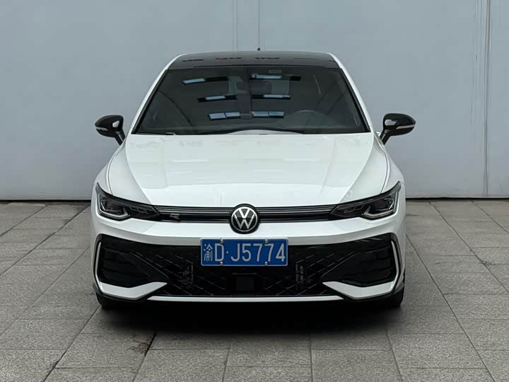 Photo 2 - Volkswagen Golf