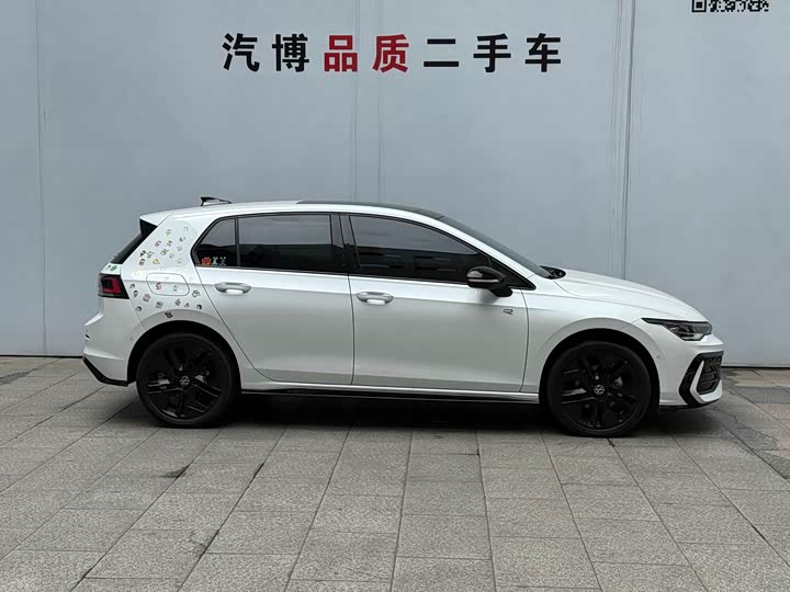 Photo 4 - Volkswagen Golf