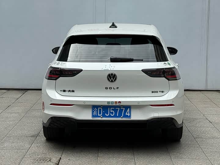 Photo 6 - Volkswagen Golf