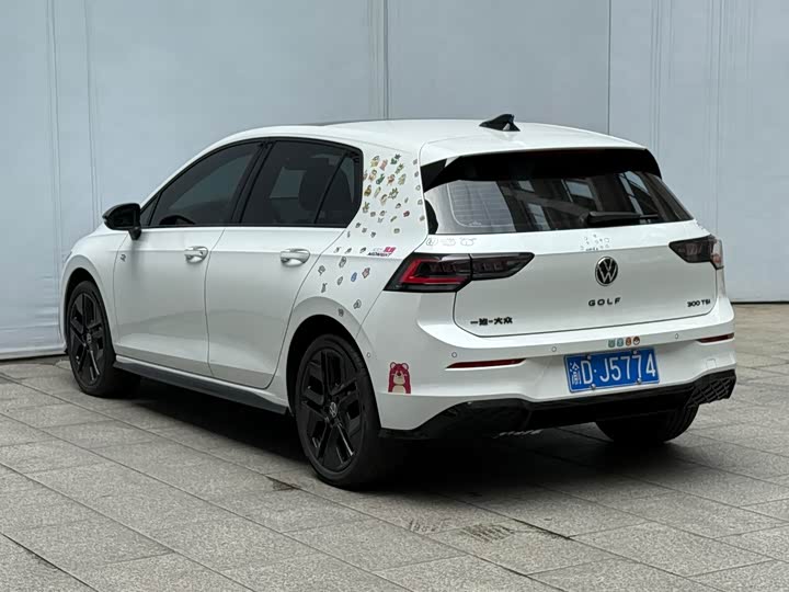 Photo 7 - Volkswagen Golf