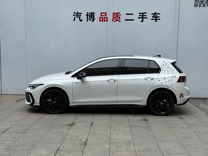 Photo 8 - Volkswagen Golf