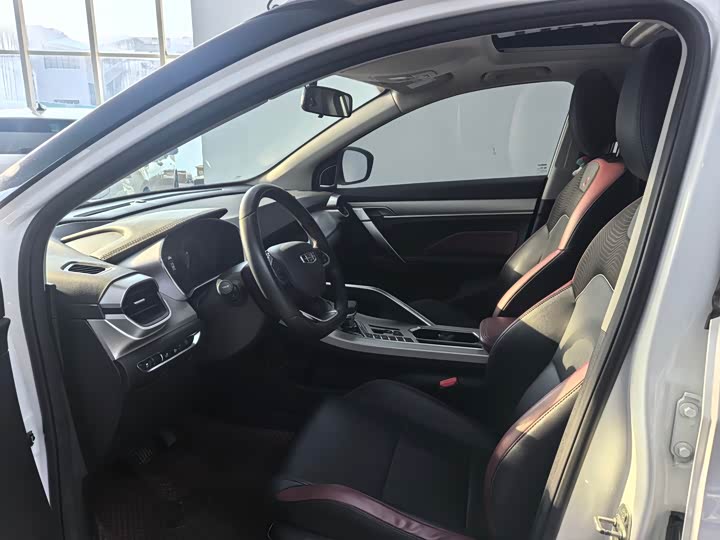 Фото 6 - Geely Coolray