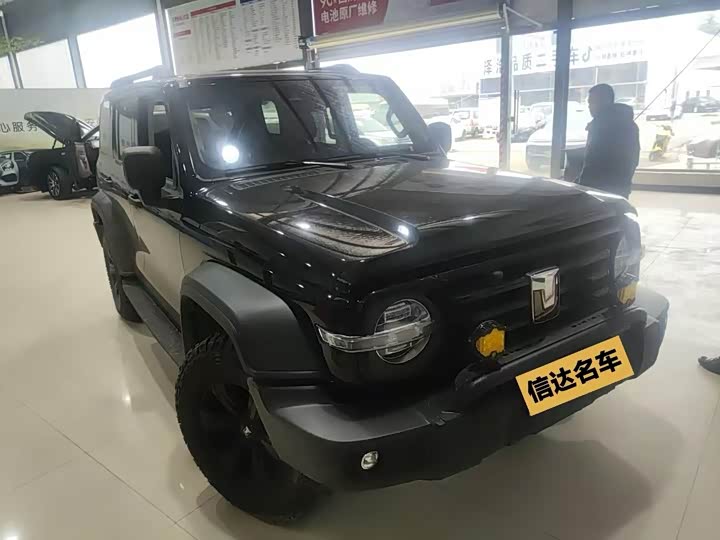 Фото 2 - Tank 300