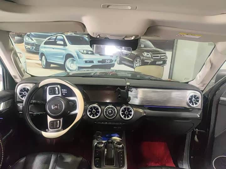 Фото 4 - Tank 300