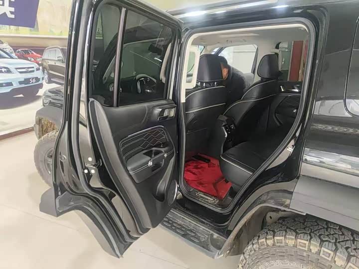 Фото 7 - Tank 300