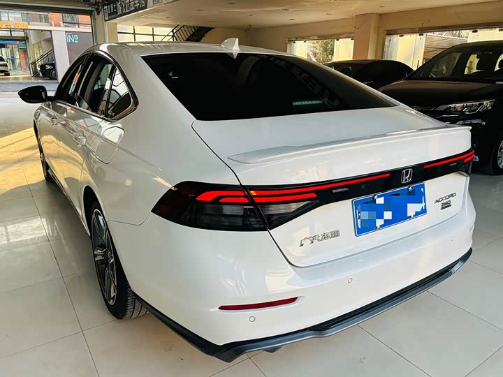 Photo 5 - Honda Accord