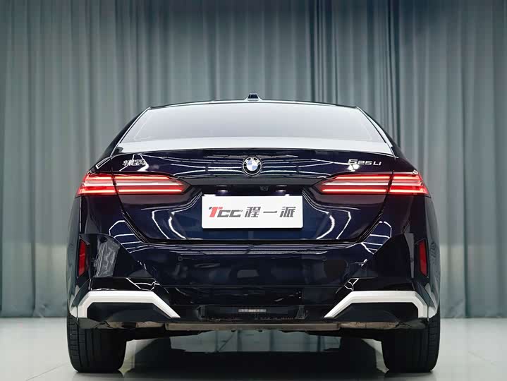 Фото 7 - BMW 5 Series