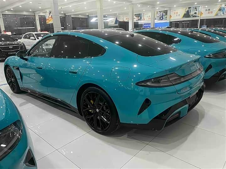 Фото 4 - Xiaomi SU7