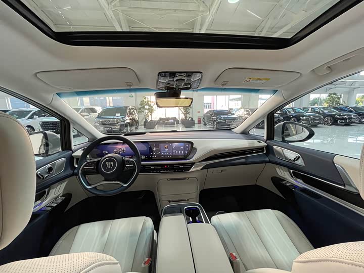 Photo 8 - Buick GL8 Century