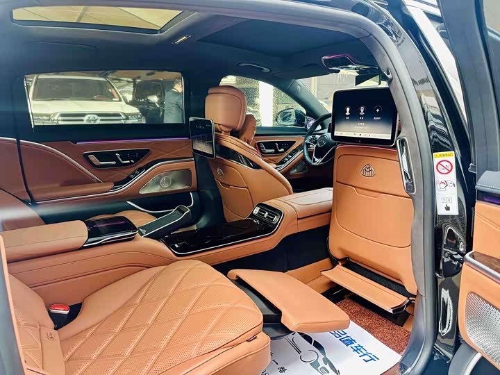 Фото 8 - Mercedes-Benz Maybach S-Class