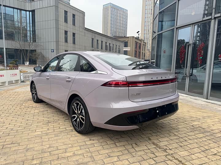 Фото 5 - Roewe D6