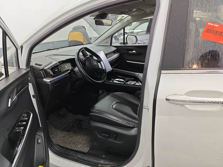 Photo 4 - Hyundai Custo