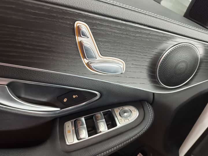 Фото 8 - Mercedes-Benz C-Class