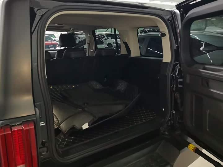 Фото 4 - Tank 300