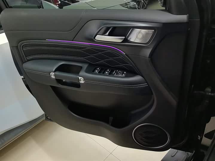 Фото 7 - Tank 300