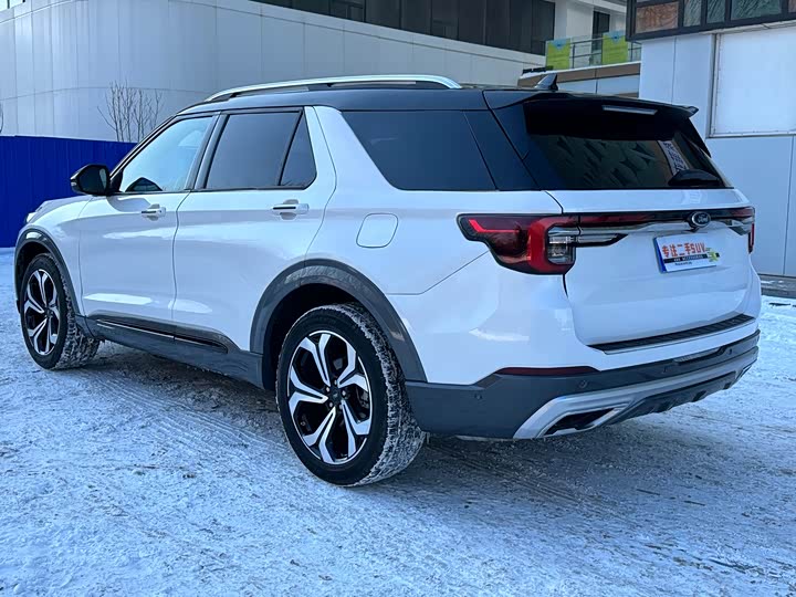 Фото 6 - Ford Explorer