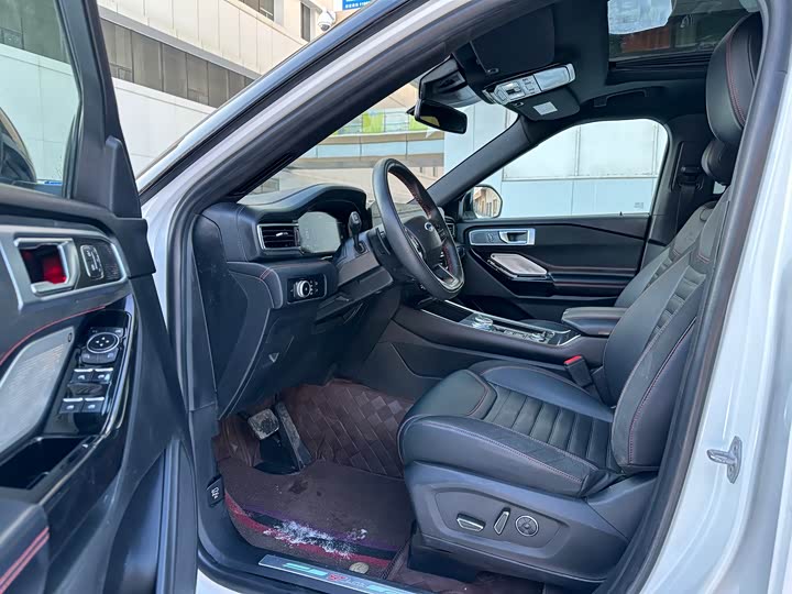 Фото 7 - Ford Explorer