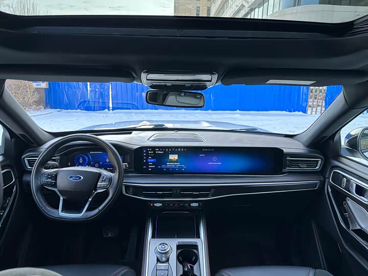 Фото 9 - Ford Explorer