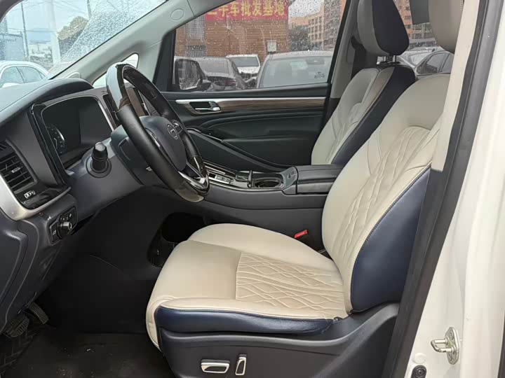 Фото 4 - GAC Trumpchi M8