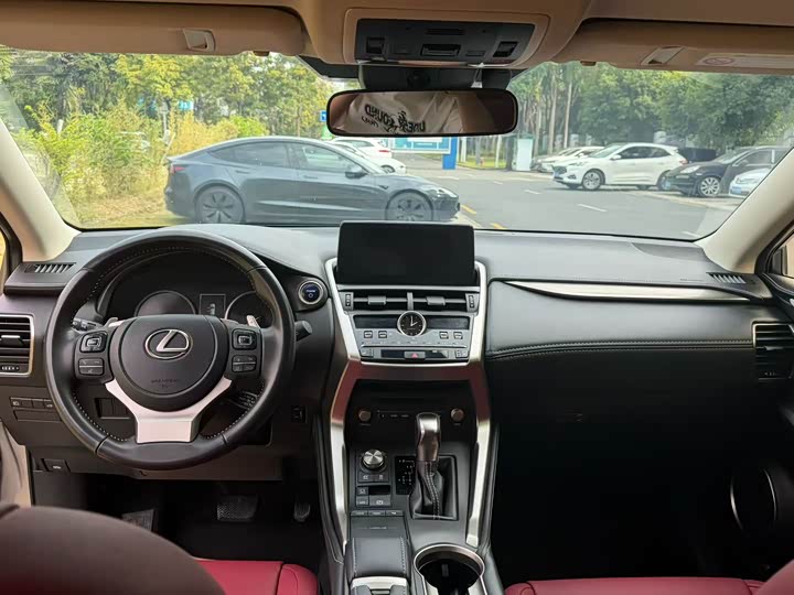 Фото 5 - Lexus NX