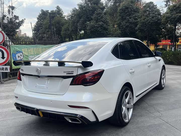 Фото 8 - MG Motor 6