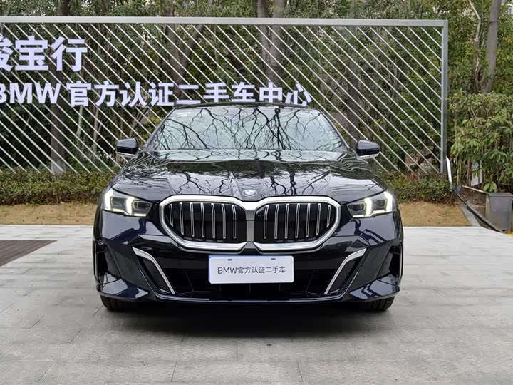 Фото 2 - BMW 5 Series