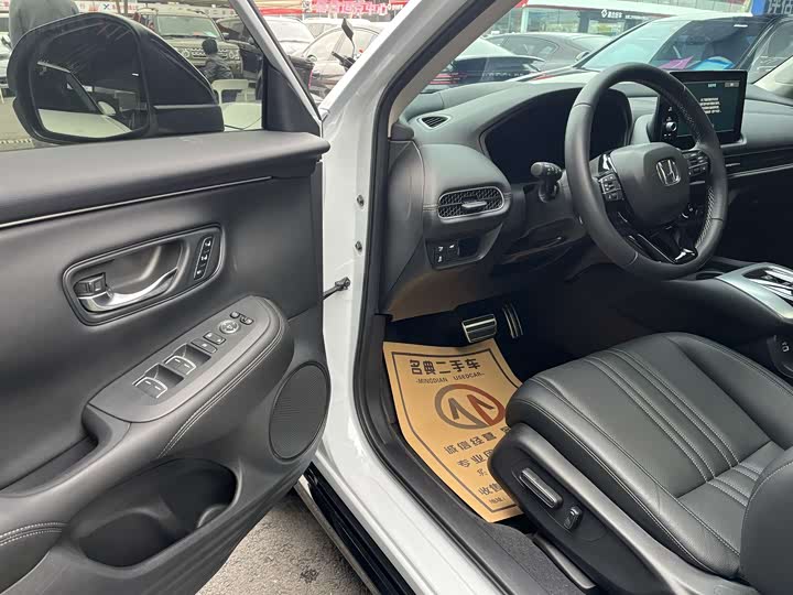 Фото 4 - Honda HR-V