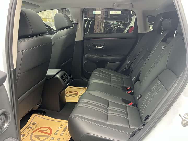 Фото 8 - Honda HR-V