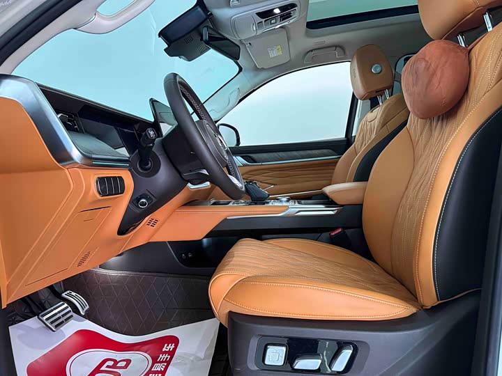 Фото 8 - Tank 500 Hybrid